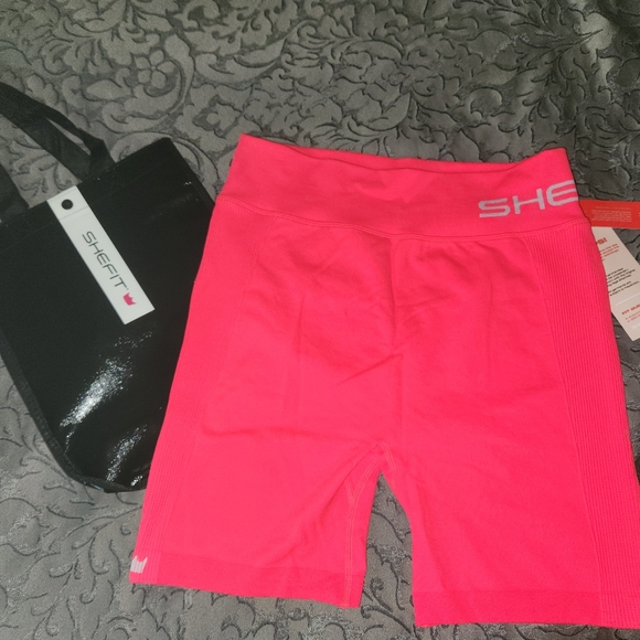 SHEFIT - Seamless Ribbed Shorts with Ruched Bum - Coral - Size 1 Luxe - Picture 4 of 5